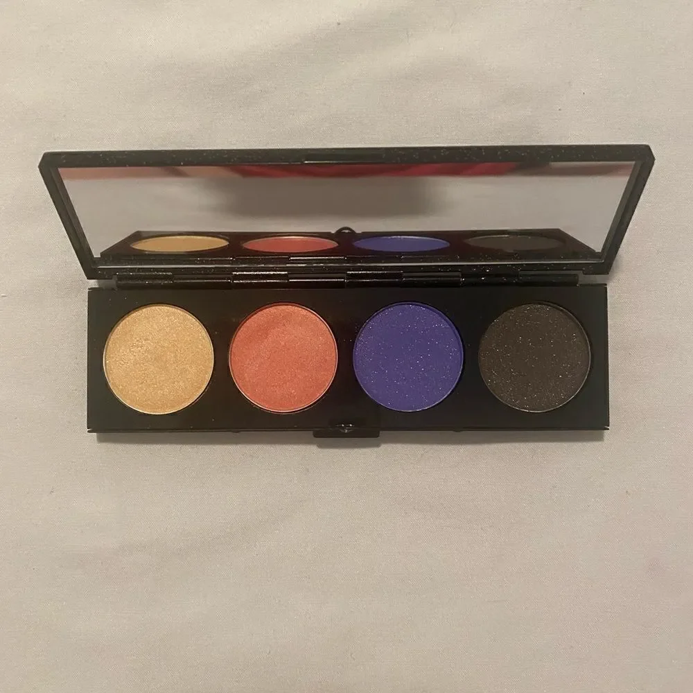 NIB MAC Hello Kitty Eyeshadow Palette in Lucky Tom